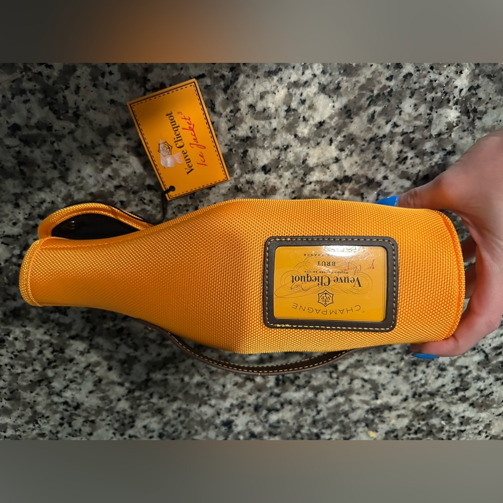 NWT Veuve Cliquot Champagne Bottle Ice Jacket Cover